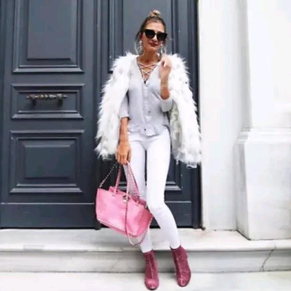 NWT Zara Women's Faux White Fur Jacket Medium - Picture 2 of 4